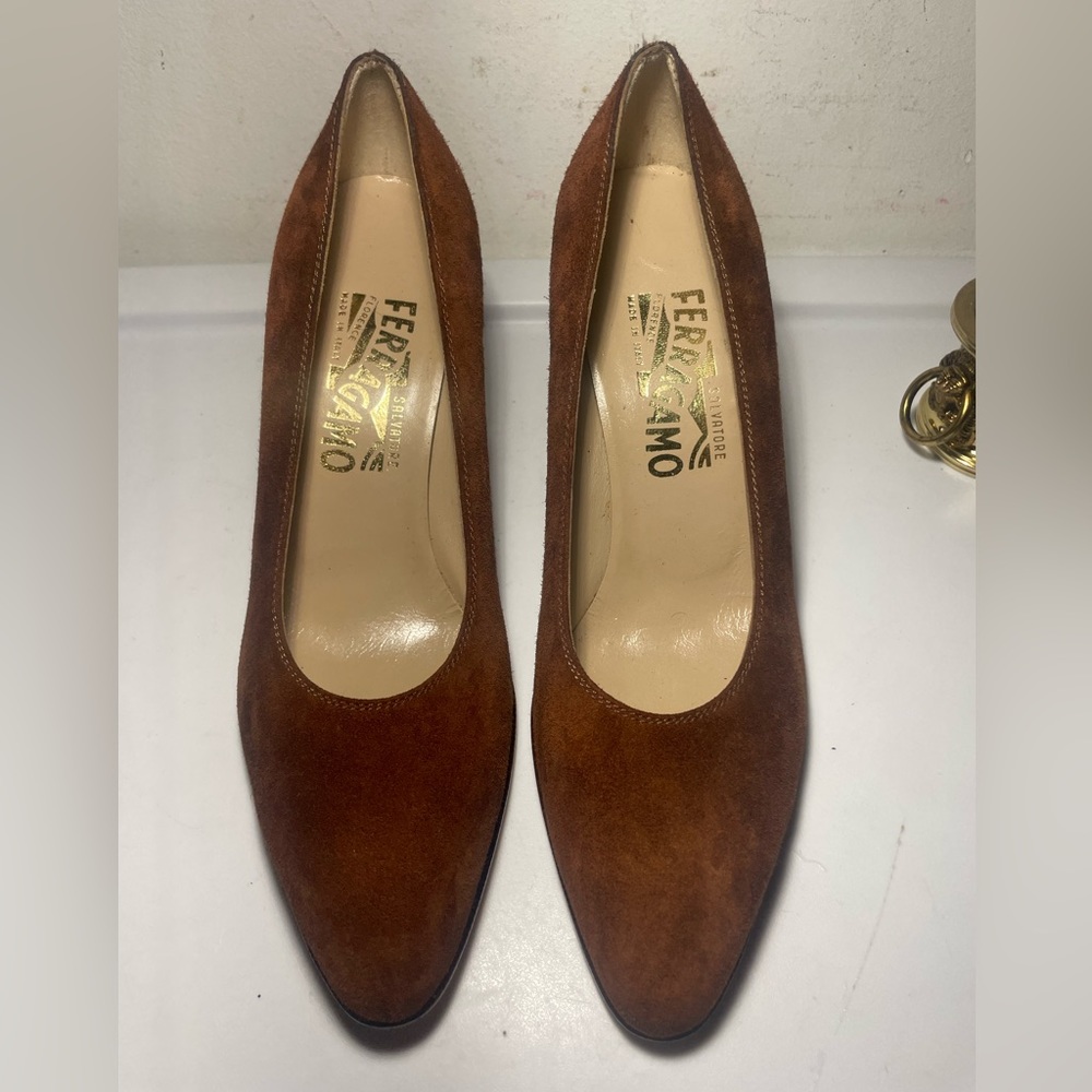 Salvatore Ferragamo Brown suede shoes made in italy sz 8.5 B